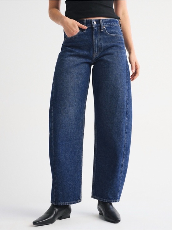Abercrombie & Fitch Denim - Abercrombie Women's
Curve Love High Rise Barrel Jean